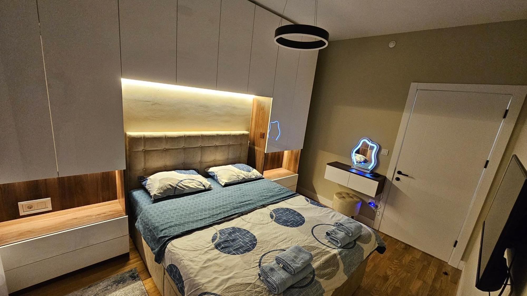 Anika Luxury Apartment At Diamond Center Skopje Exterior photo
