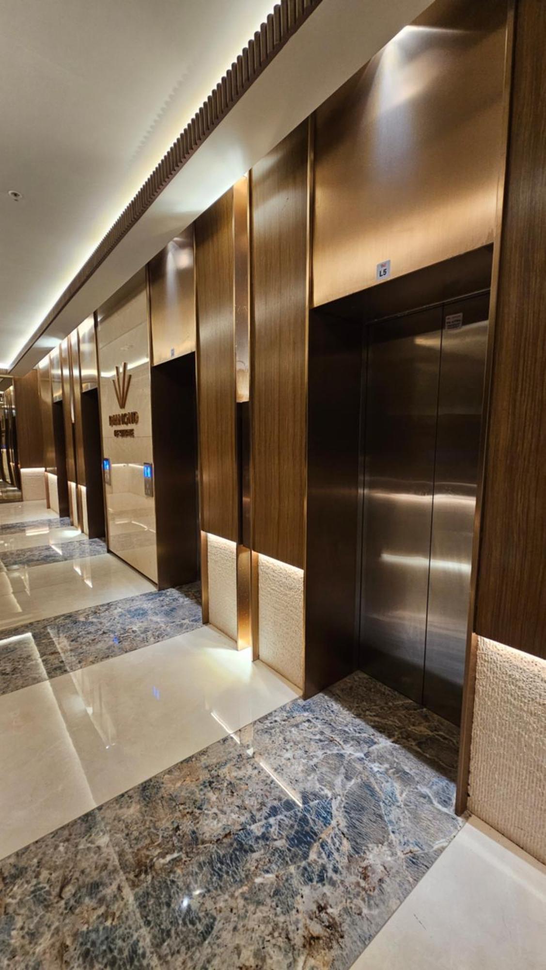 Anika Luxury Apartment At Diamond Center Skopje Exterior photo
